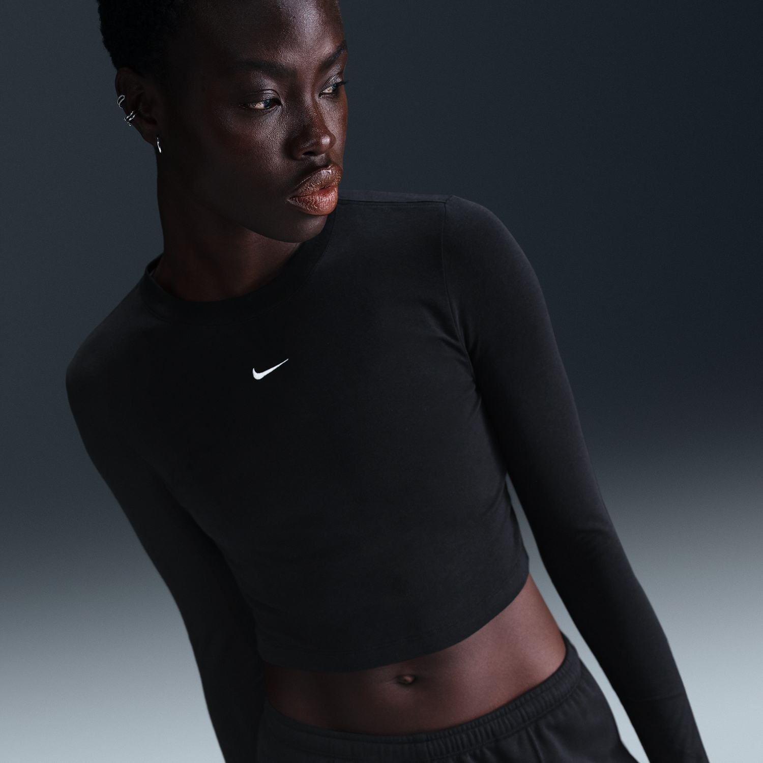 Съкратен топ Nike Sportswear Chill Knit Long Sleeve Cropped Top Черно | HF5322-011, 1