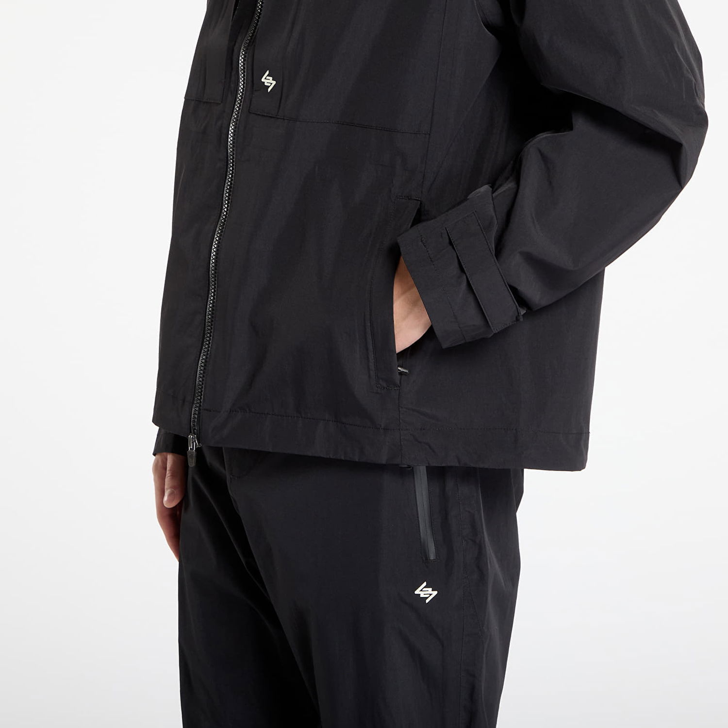 Ветровка Represent Clo 247 Taped Hooded Jacket Черно | 247M100008-01, 1