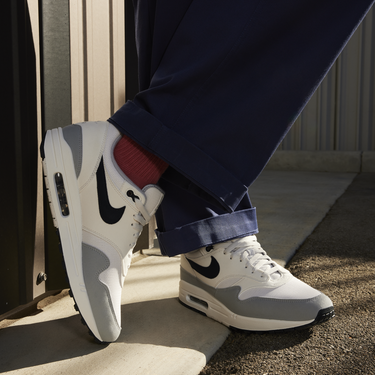 Кецове и обувки Nike Air Max 1 "Pure Platinum & Dark Obsidian" Сиво | FD9082-002, 3
