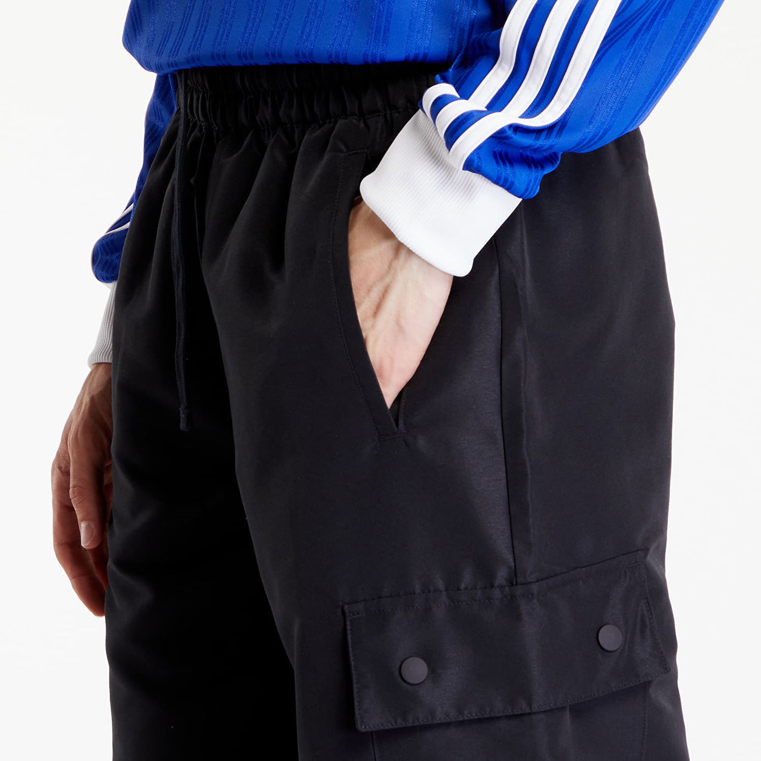 Спортни панталони adidas Originals ESS WOVEN CARGO Черно | IX9974, 1