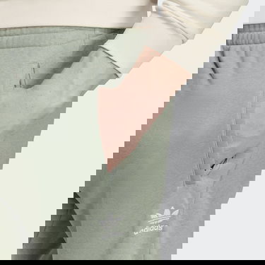 Спортни панталони adidas Originals Essentials+ Made with Hemp Зелено | HR2968, 2