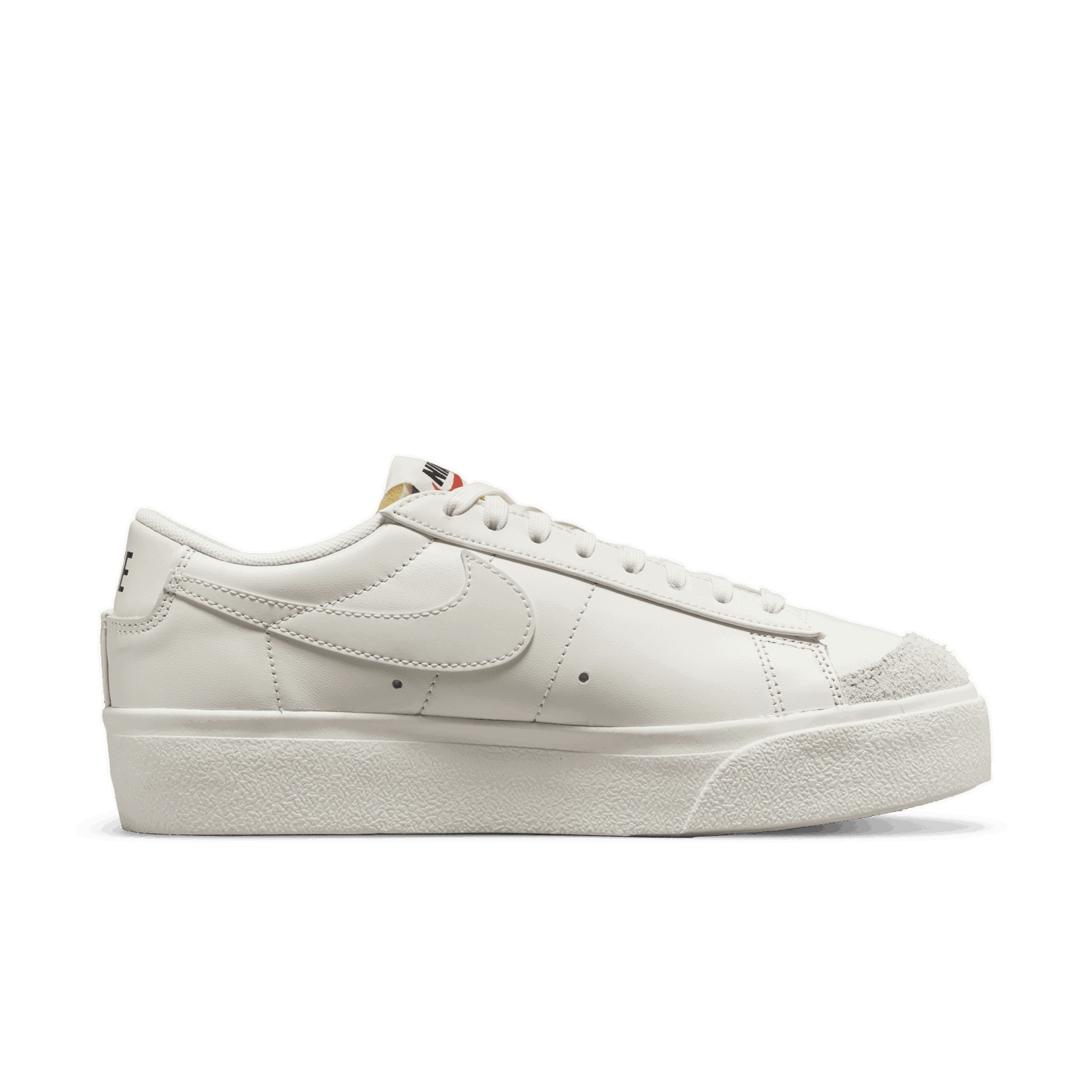 Кецове и обувки Nike Blazer Low Platform Sail Бежово | DJ0292-105, 1
