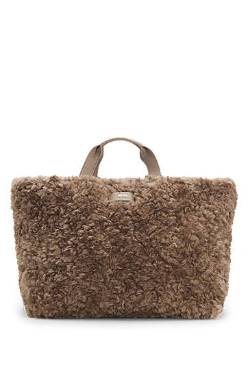 Голяма пазарска чанта BOSS Sherpa Tote Bag with Logo Straps Кафяво | 50552479, 0