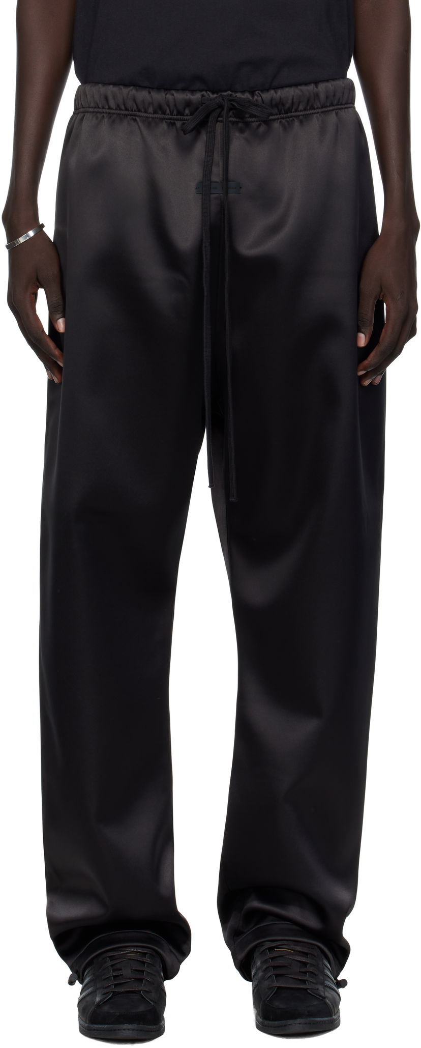 Спортни панталони Fear of God Fear of God ESSENTIALS Bonded Satin Relaxed Track Pants Черно | 130SP258210F