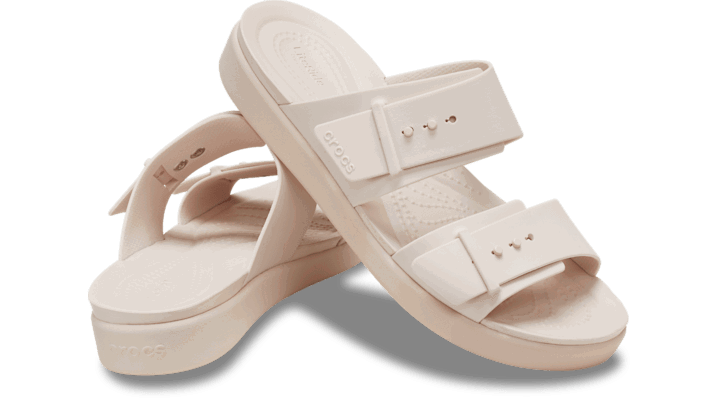 Кецове и обувки Crocs Brooklyn Buckle Low Sandals Бежово | 211215-6UR, 1