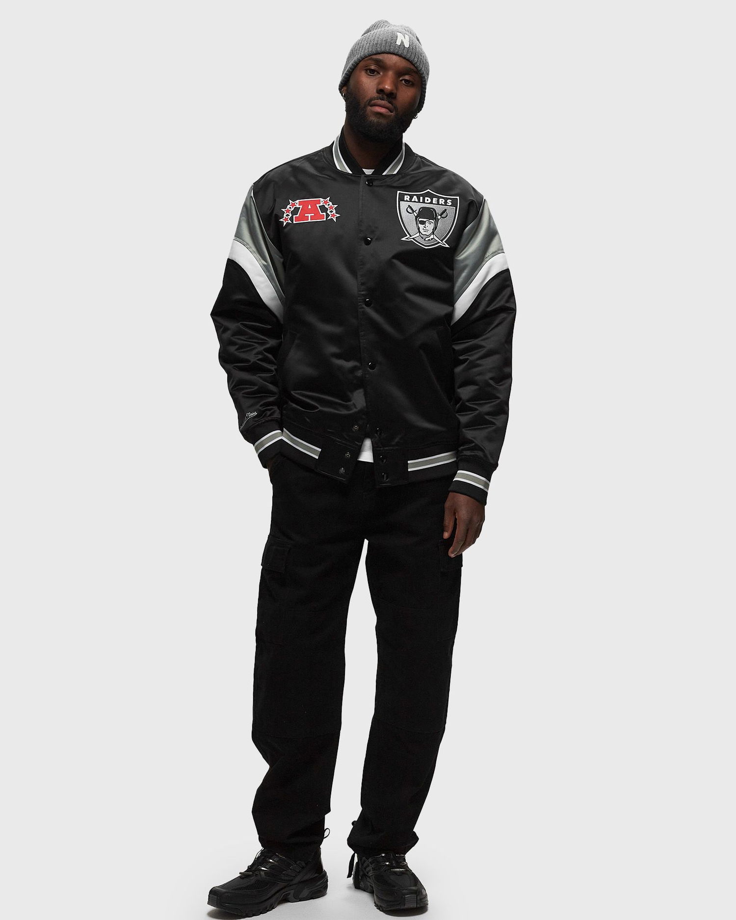 Яке бомбър Mitchell & Ness NFL HEAVYWEIGHT SATIN JACKET LAS VEGAS RAIDERS Черно | OJBF5516-ORAYYPPPBLCK, 1