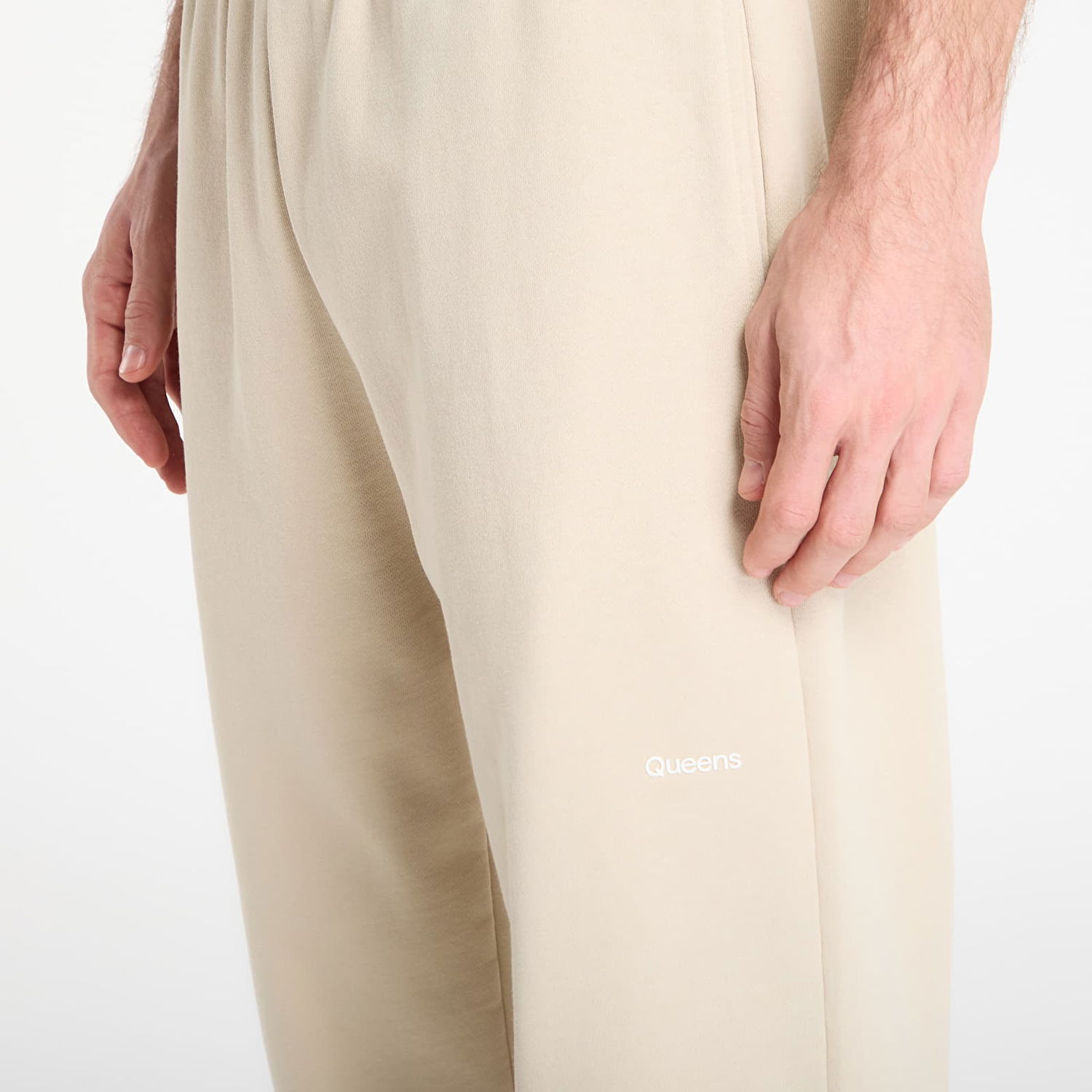 Спортни панталони Queens Essential Sweatpants Бежово | QNS_125, 1