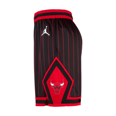 Къси панталони Jordan Jordan Chicago Bulls Statement Edition Swingman Dri-FIT NBA Pinstripe Basketball Shorts with City Stars Patch and Team Logo Многоцветен | HM4863-010, 1