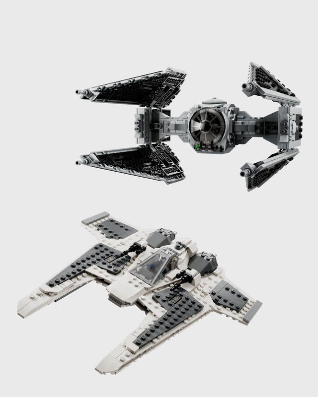 Mandalorian Fang Fighter vs. TIE Interceptor™