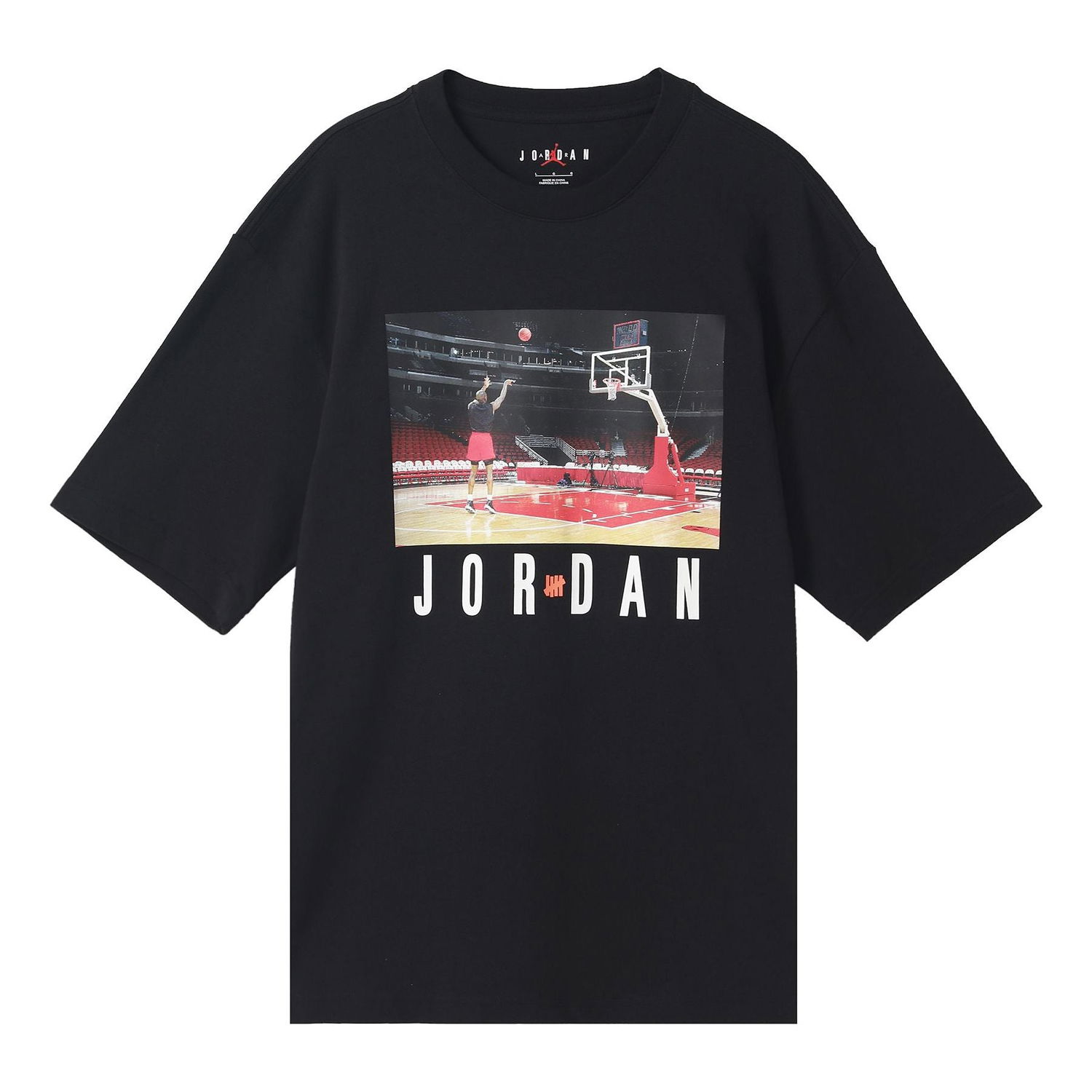 Фланелка Jordan Men's UNDEFEATED Basketball Graphic T-Shirt Черно | DX6030-010, 0