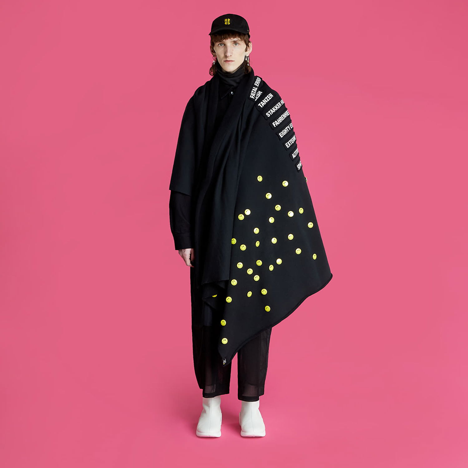 Облекло RAF SIMONS Fleece Blanket With Pins And Badges Черно | 224-905-19003-0099, 0