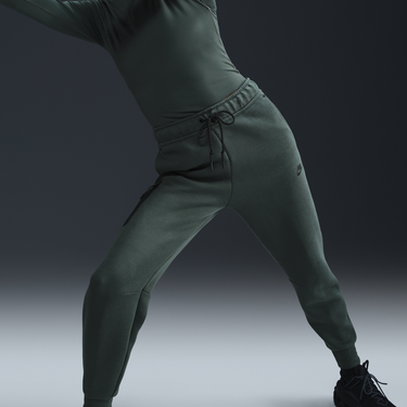 Спортни панталони Nike Tech Fleece Sweatpants Зелено | HV6779-338, 2