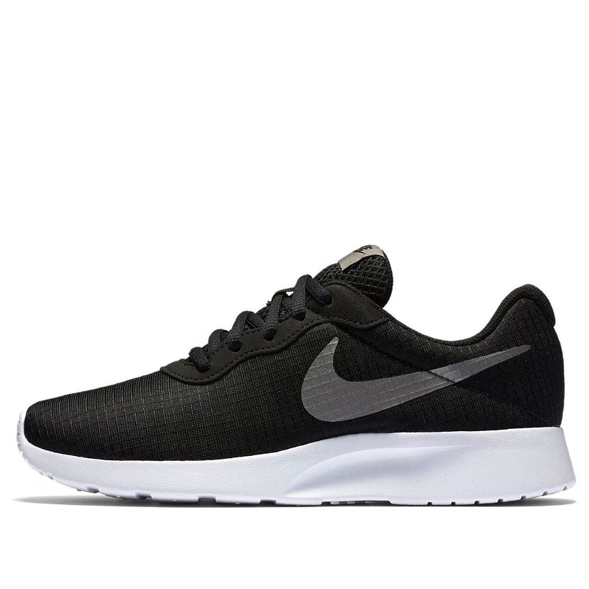 Кецове и обувки Nike Tanjun SE Черно | 844908-002