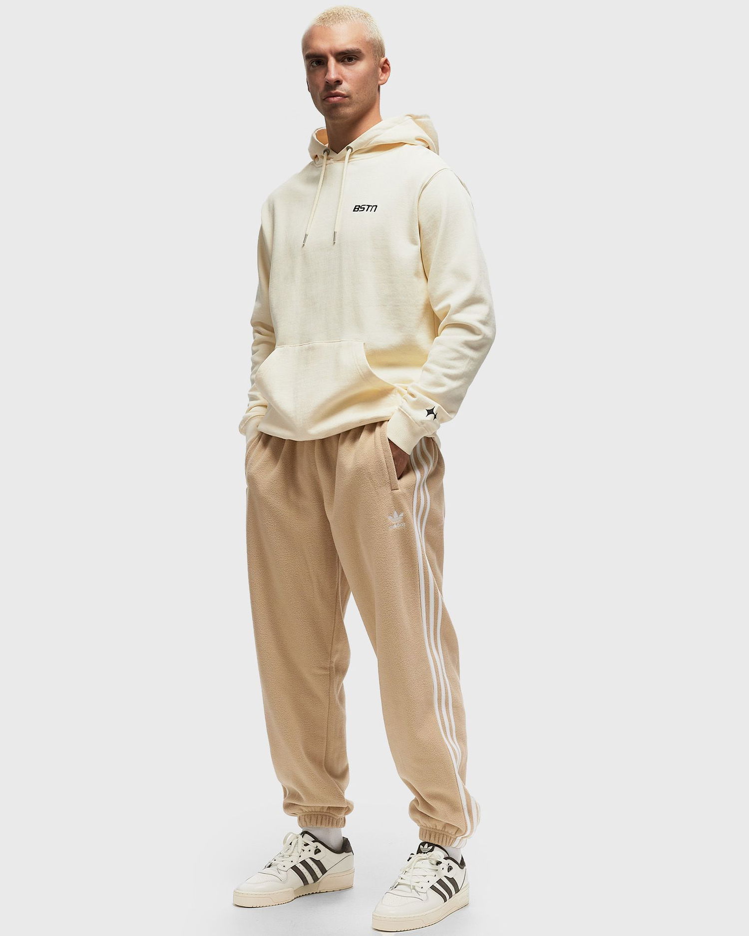 Спортни панталони adidas Originals Fleece Sweatpants Бежово | IZ2490, 1