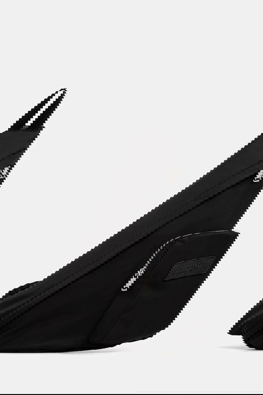 Чанта през рамо Maison Margiela MM6 Maison Margiela Asymmetric Sling Bag Черно | SB5WG0019.P8504.T8013, 0