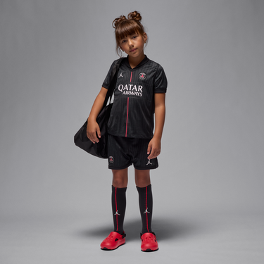 Комплект Jordan Paris Saint-Germain 2025/26 Stadium Fourth Younger Kids' Jordan Football Replica 3-Piece Kit Червено | HQ4206-045, 0