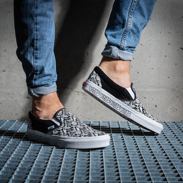 Кецове и обувки Vans Classic Slip-On "Graffiti/Black/White" Черно | VN0A5AO8Y281, 1
