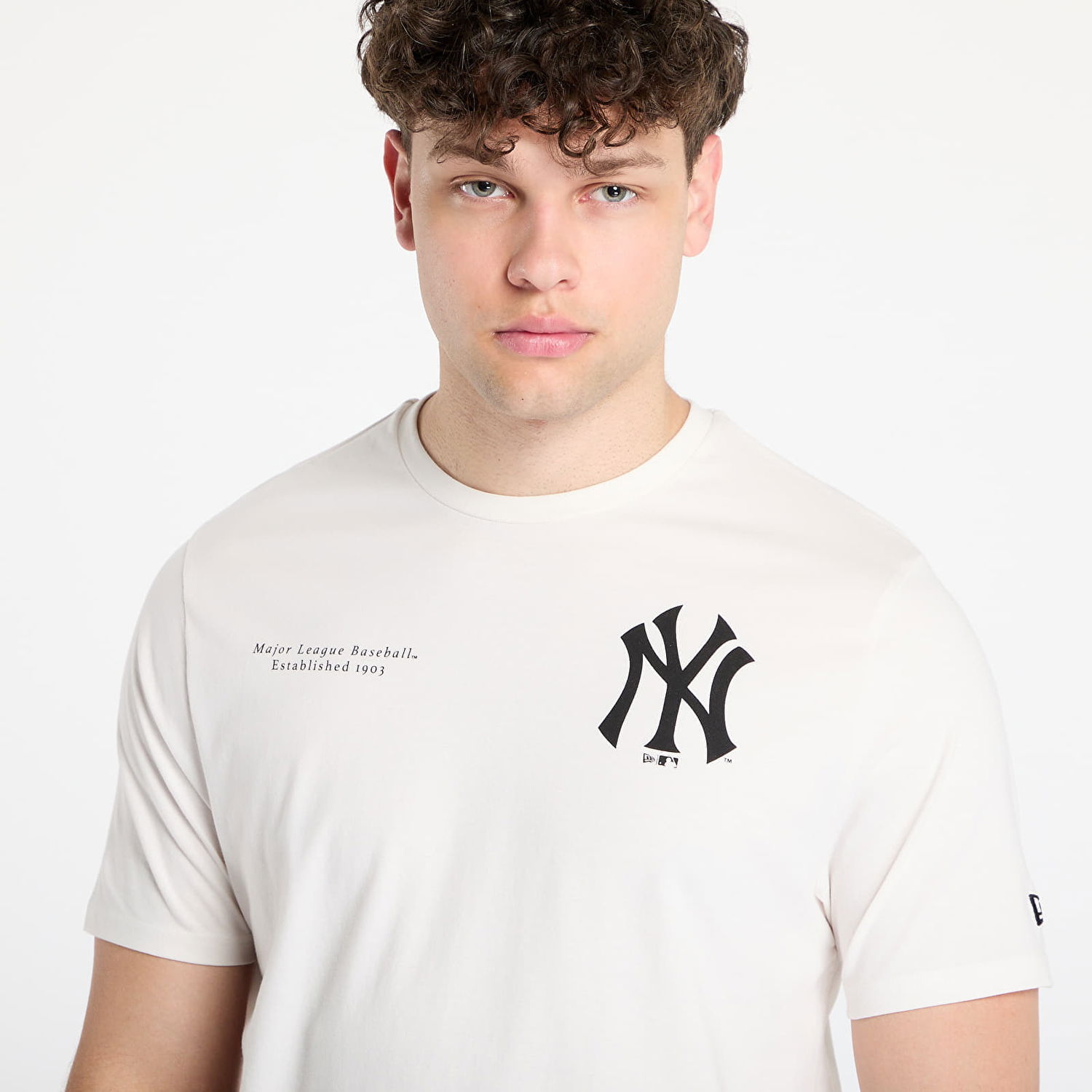 Тениска New Era New Era New York Yankees Arch Graphic Regular Tee Бяло | 60667714, 1