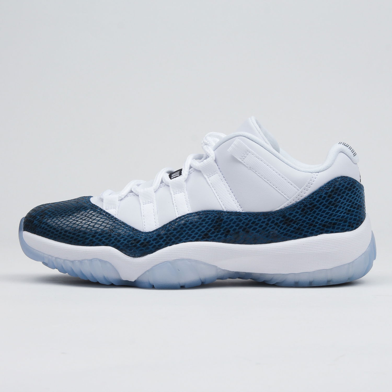 Кецове и обувки Jordan Jordan 11 Retro Low LE Бяло | CD6846-102, 0