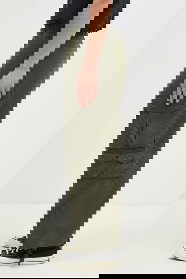 Карго панталони Carhartt WIP Tracker Wide-Leg Cargo Pants with Utility Pockets Зелено | I033835.666XX, 1