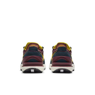 Кецове и обувки Nike Waffle One SE Червено | DD8014-600, 1