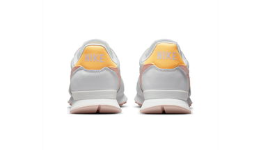 Кецове и обувки Nike Internationalist W Бяло | DM3076-100, 2