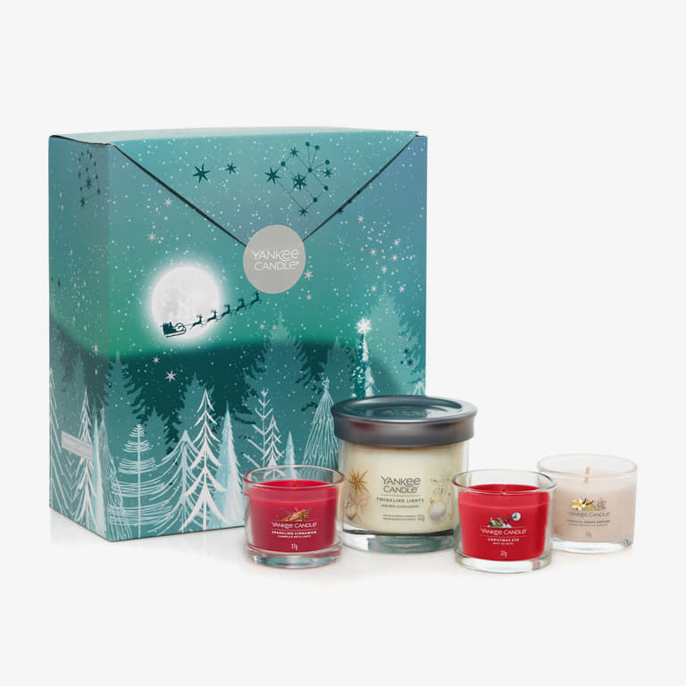 Свещи Yankee Candle Votive Candle 3-Pack + Tumbler Candle Gift Set - Vanilla Créme Brulee, Christmas Eve and Sparkling Cinnamon Зелено | 41057, 1