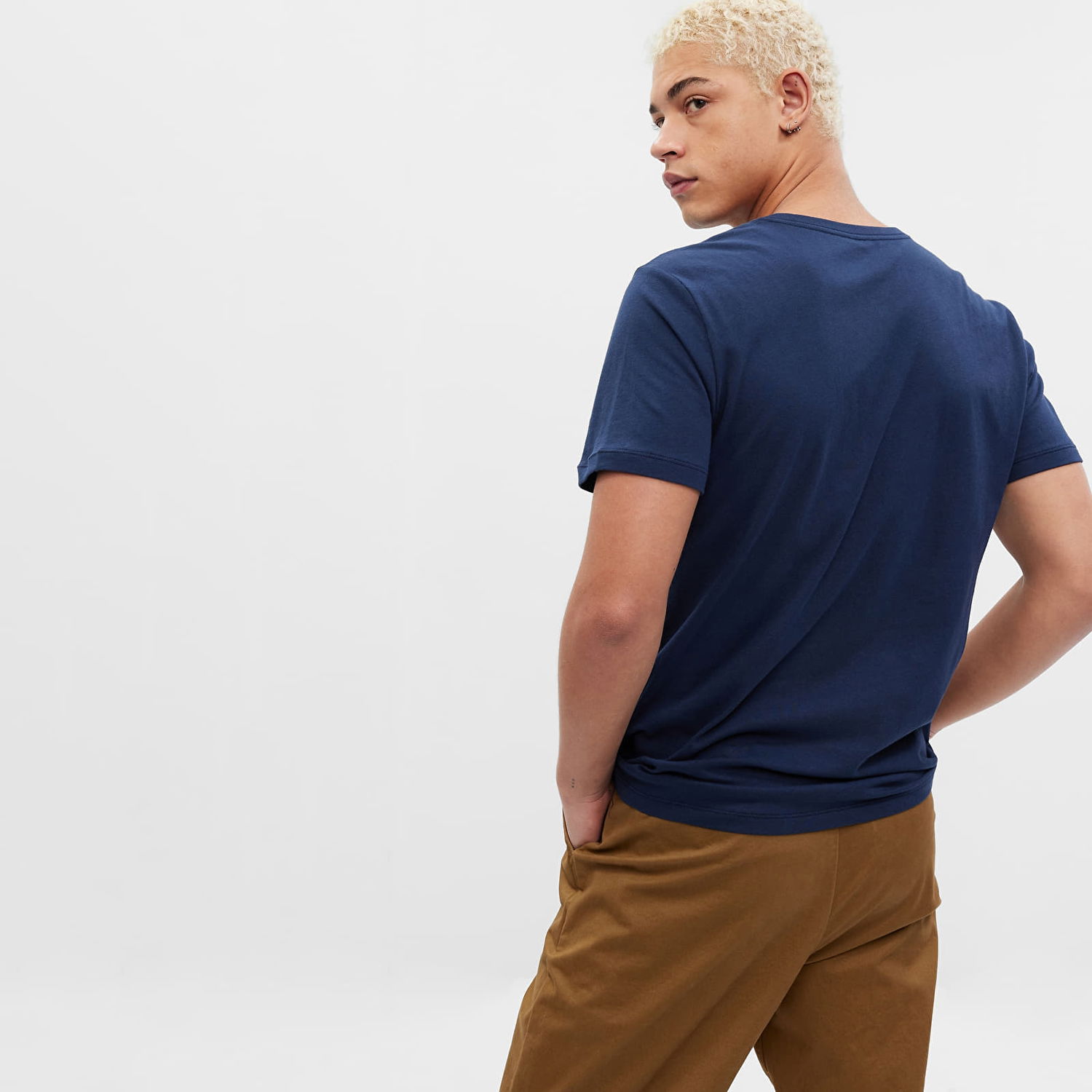 Тениска GAP Micro Logo Vee Neck Tee Tapestry Navy Тъмно синьо | 753771-03, 1