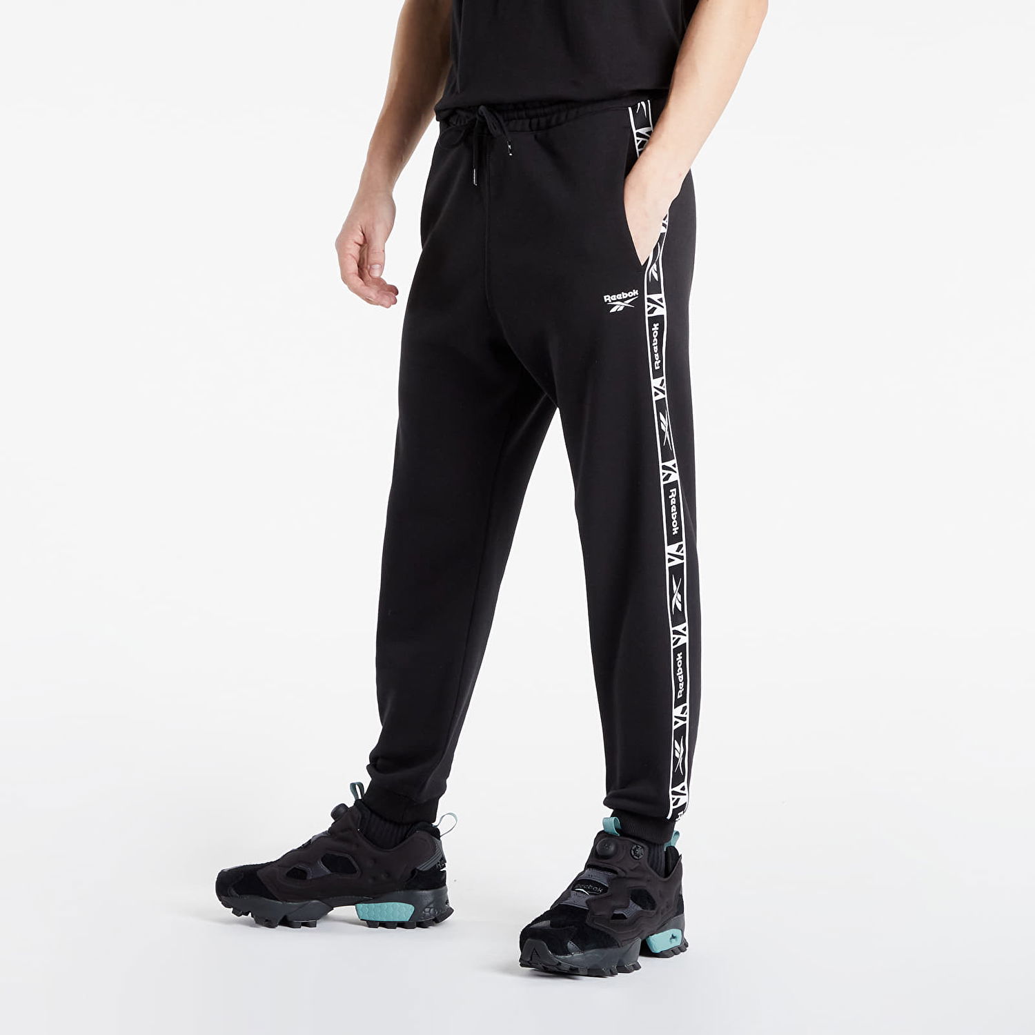 Спортни панталони Reebok Tape Jogger Черно | HB5978, 0