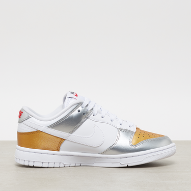 Кецове и обувки Nike Dunk Low SE "Gold & Silver" Металик | DH4403-700, 2