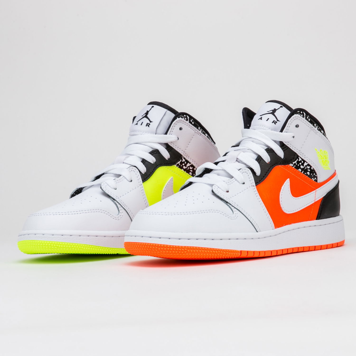 Кецове и обувки Jordan Jordan 1 Mid GS Бяло | 554725-870, 1
