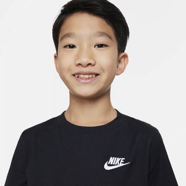 Тениска Nike Sportswear Older Kids' T-Shirt Черно | AR5254-010, 2