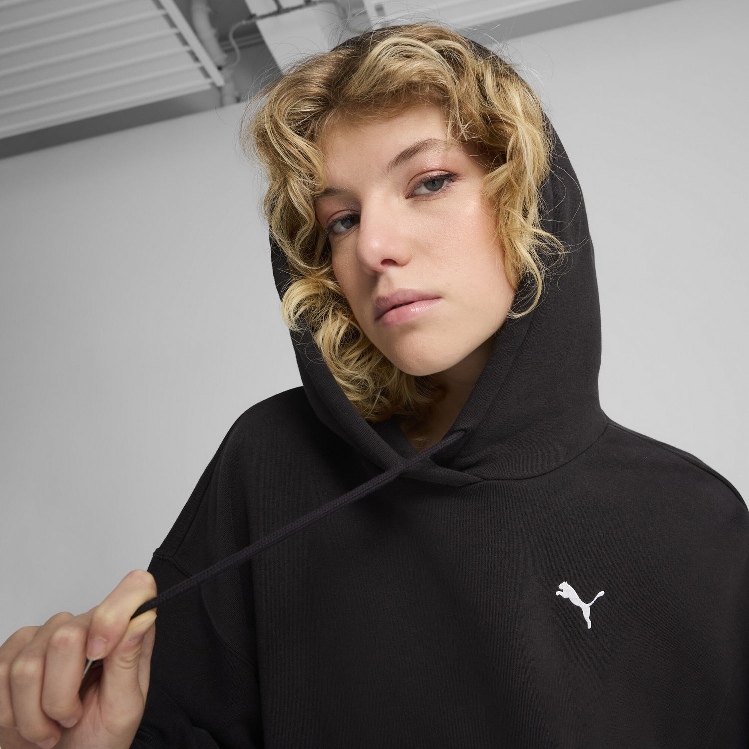 Суитчър Puma WARDROBE ESS Relaxed Cropped Hoodie Черно | 629746_01, 1