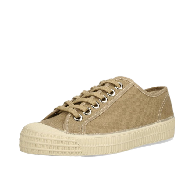 Star Master Low Top Sneakers