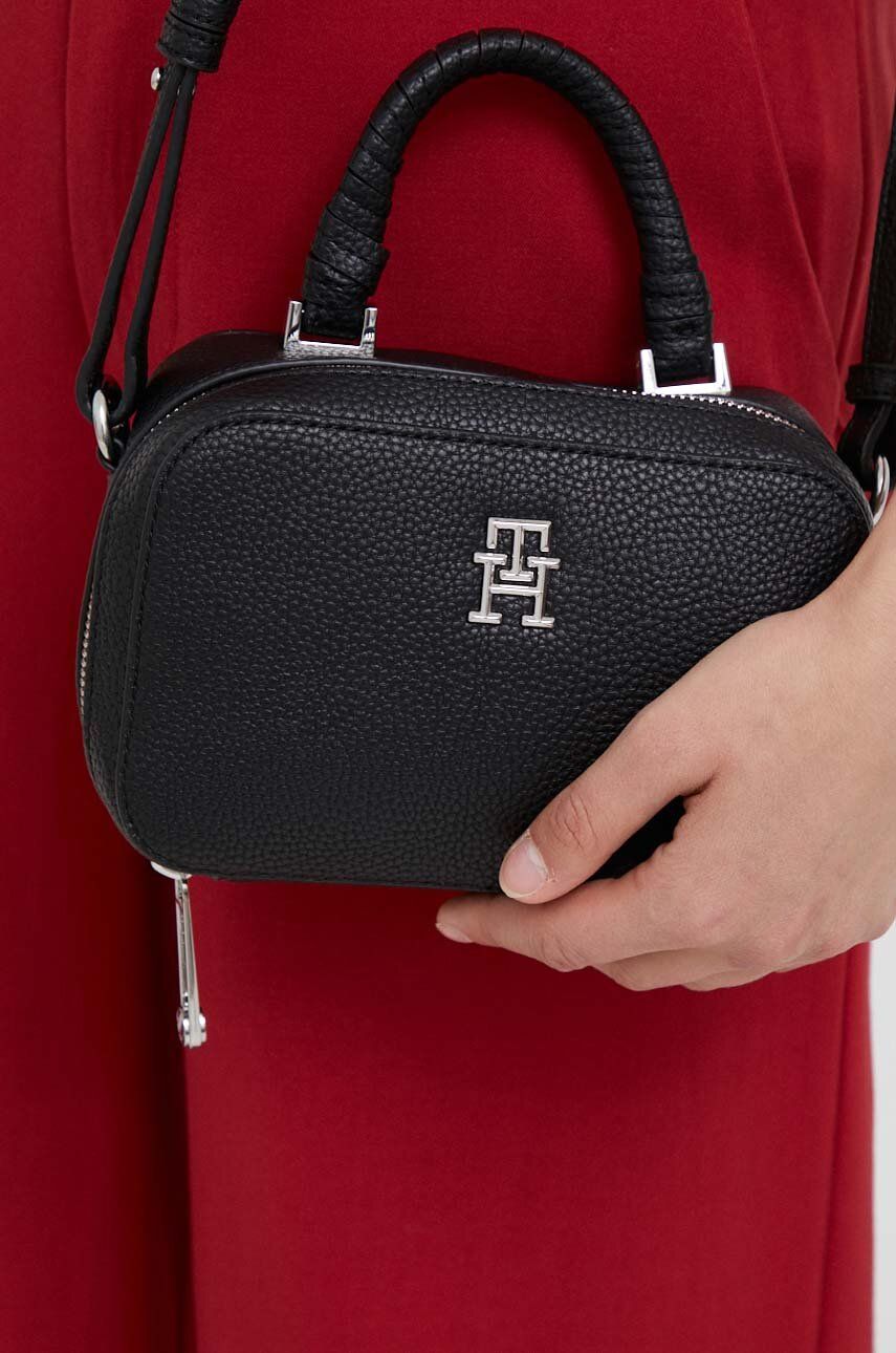 Дамска чанта Tommy Hilfiger Emblem Small Bag Черно | AW0AW14880, 0