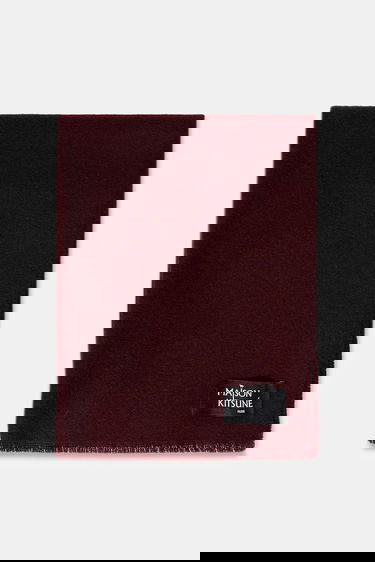 Шал MAISON KITSUNÉ Wool Fringe Scarf with Logo Patch Бургунди | PW06200WB0028, 1