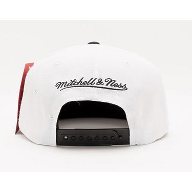 Шапка с козирка Mitchell & Ness Day One Snapback Bulls Cap Черно | 6HSSMM19224-CBUWHBK, 1