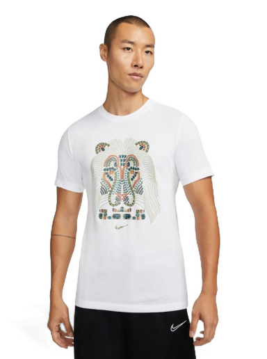 Lebron "Strive For Greatness" Tee