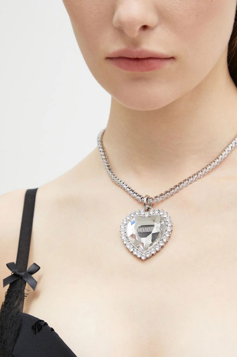 Колие VETEMENTS VETEMENTS Crystal Heart Pendant Necklace Металик | UA66NE120W
