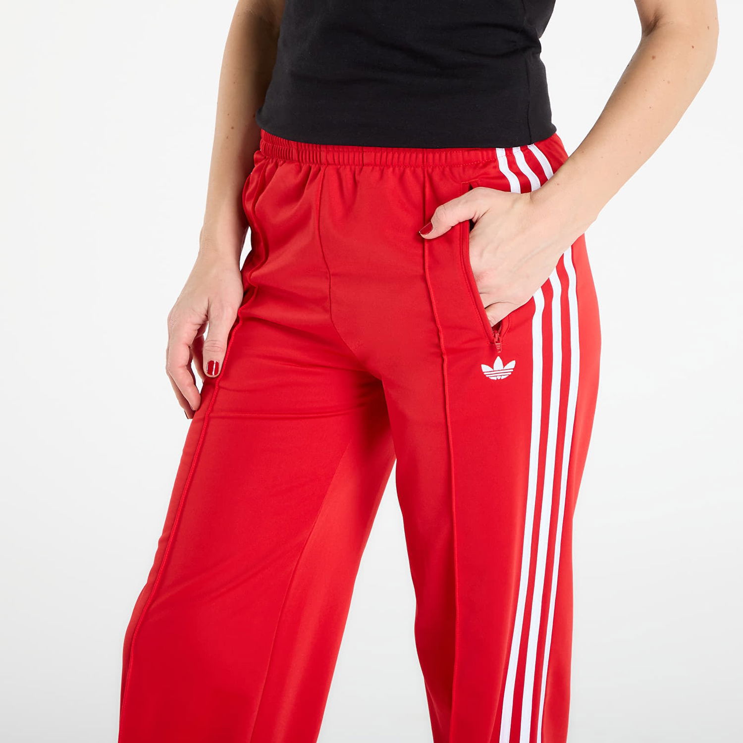 Спортни панталони adidas Originals Firebird Loose Track Pants Червено | KG3703, 1