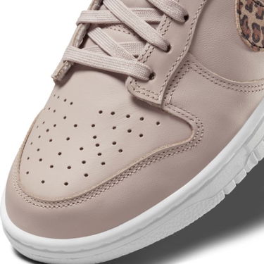 Кецове и обувки Nike Dunk Low SE W Кафяво | DD7099-200, 4