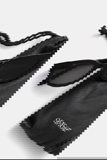 Слънчеви очила Off-White Off-White Cat-Eye Sunglasses Черно | OERI13D.531007, 2