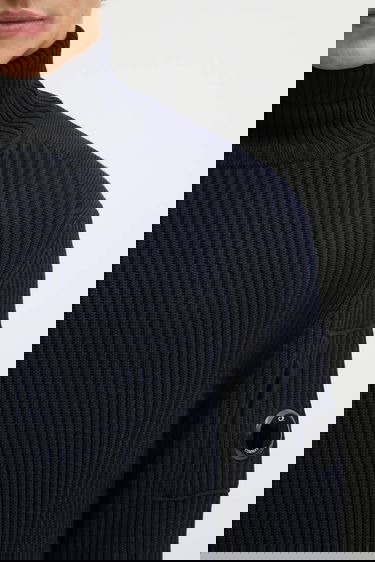 Пуловер C.P. Company Ribbed Wool Blend Turtleneck Sweater with Sleeve Pocket Тъмно синьо | 19CMKN220A006595A, 3