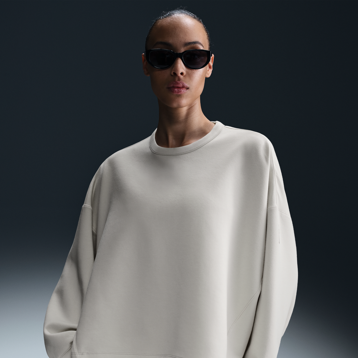 Пуловер Nike Nike 24.7 ImpossiblySoft Dri-FIT Relaxed Fit Crew Neck T-Shirt Бежово | HQ8193-104, 0