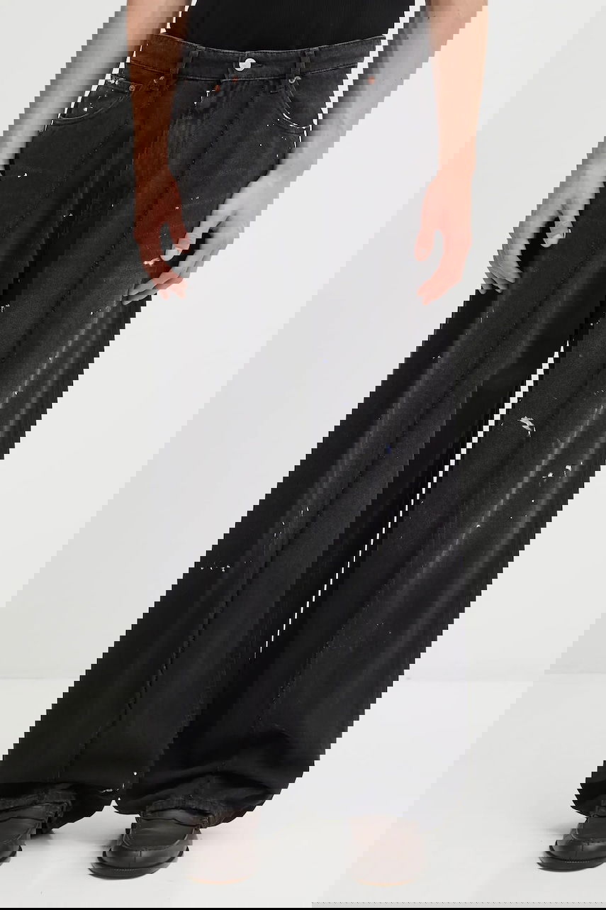 Дънки Maison Margiela MM6 Maison Margiela Wide-Leg Distressed Paint Splatter Jeans with Front Seam Detail Черно | SH0LA0011.M30011.966, 0