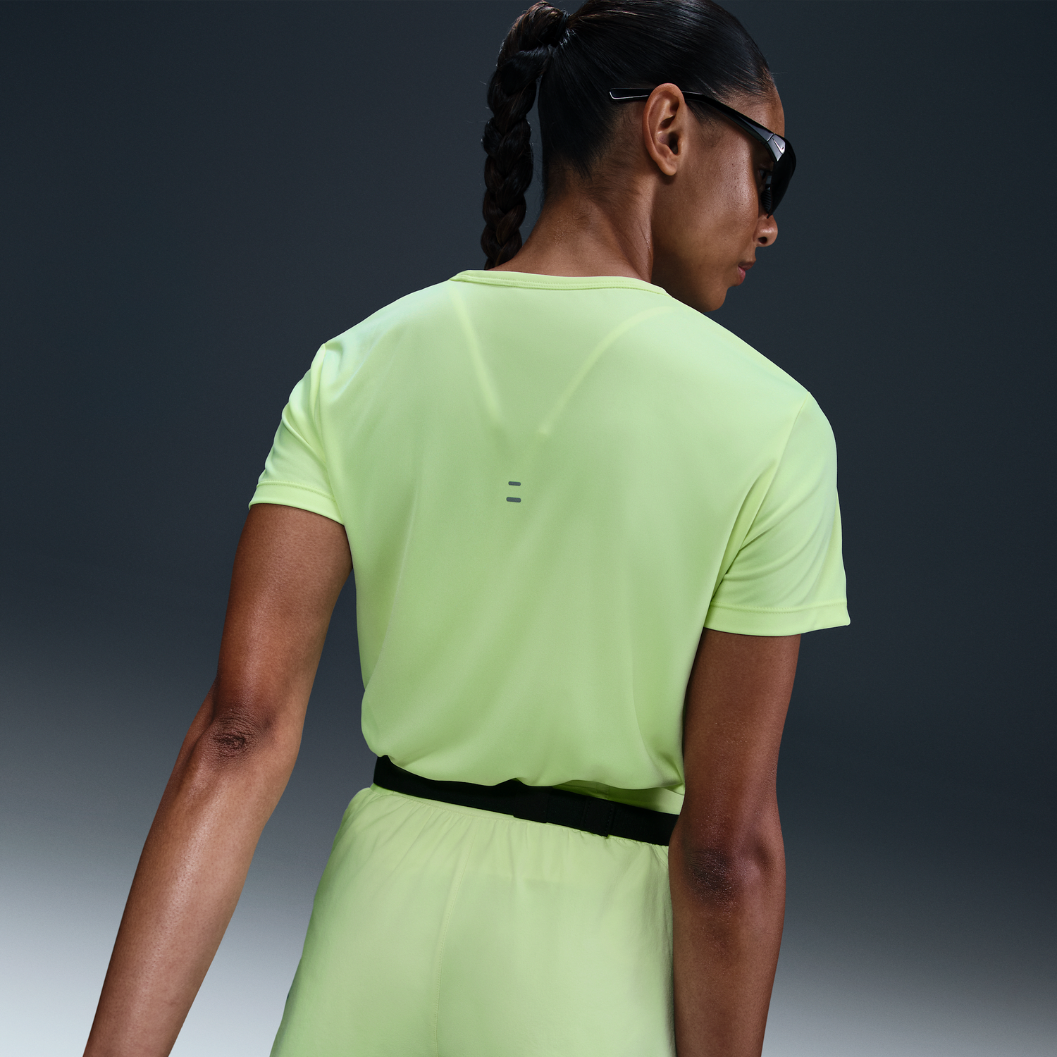 Тениска Nike Dri-FIT Tempo Short-Sleeve Running Top Зелено | HQ0648-701, 1