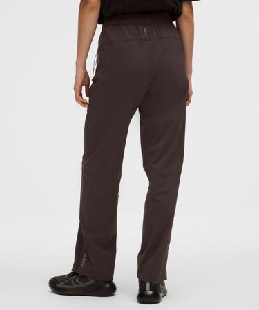 Спортни панталони lululemon Mid-Rise Nylon Track Pant SLNSH Collection Кафяво | prod20000387, 2