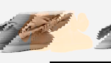 Кецове и обувки UGG Classic Mini Bow Boot Suede Бежово | 1176310-SAN, 3