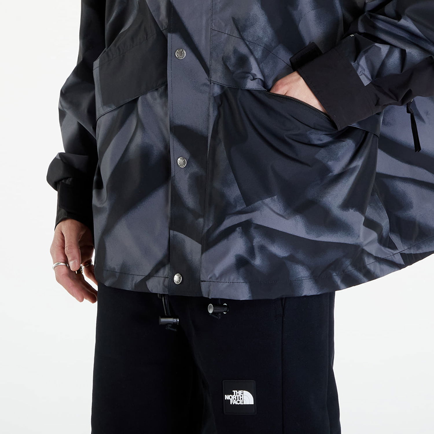 Яке The North Face 86 Retro Mountain Jacket Smoked Smoked Pearl Черно | NF0A7UR9SIF1, 1