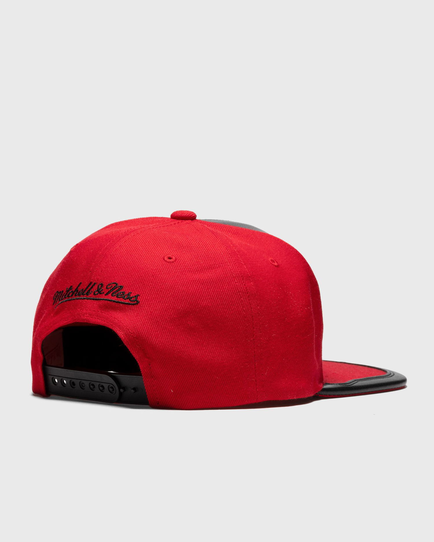 Шапка с козирка Mitchell & Ness CHICAGO BULLS DAY ONE SNAPBACK Черно | 697589735616, 1
